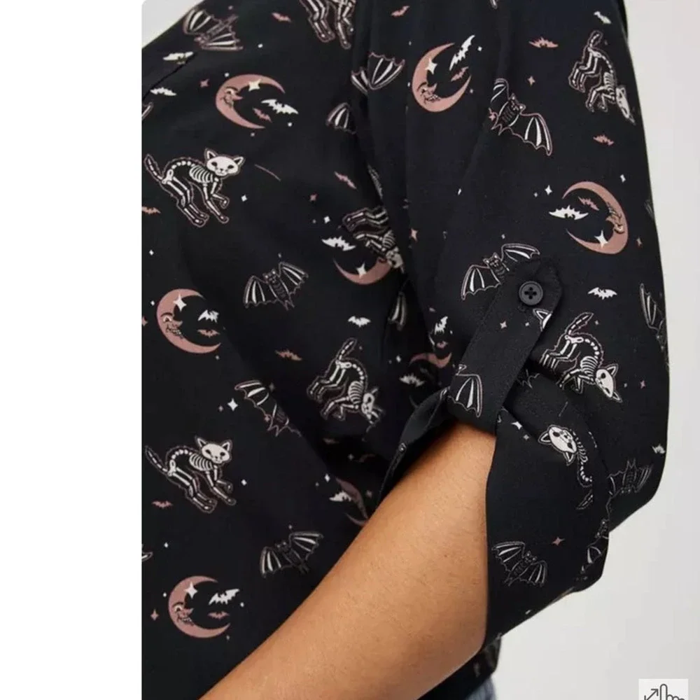 Torrid 4 (4X‎ 26) Spooky Cats & Bats Moon Stars Challis Harper Blouse Shirt New